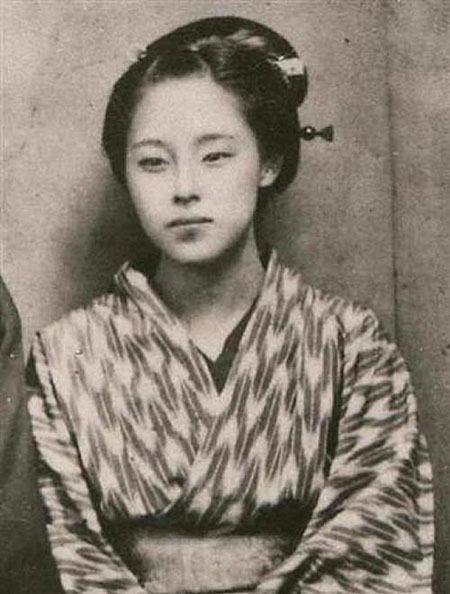 娘の楠本高子/Wikipediaより引用