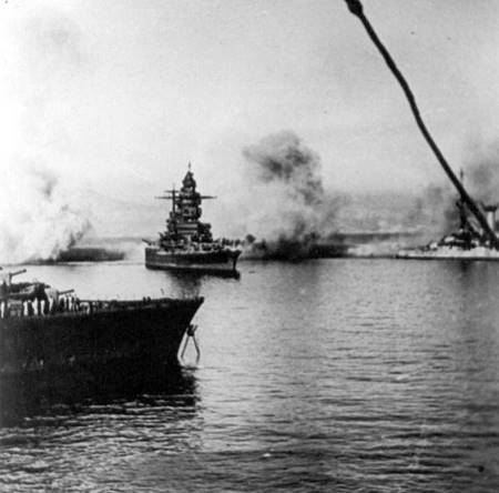 第二次世界大戦で英軍と仏軍が激突したメルセルケビール海戦 なぜ味方 ...