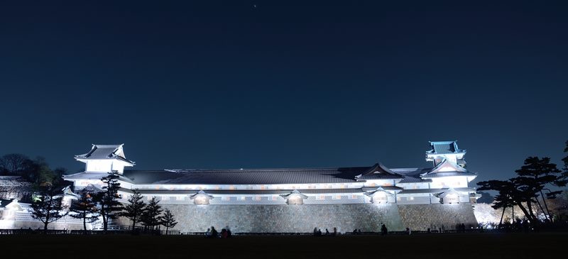 金沢城址公園・五十間長屋の夜景