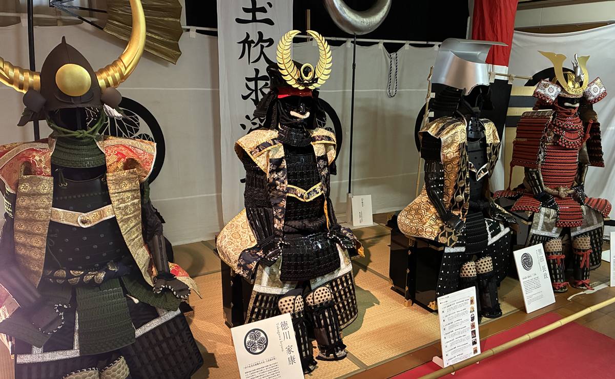 関ケ原笹尾山交流館で「甲冑体験」