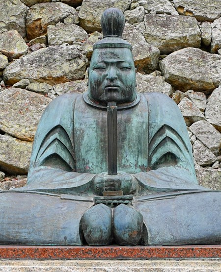 森忠政の銅像