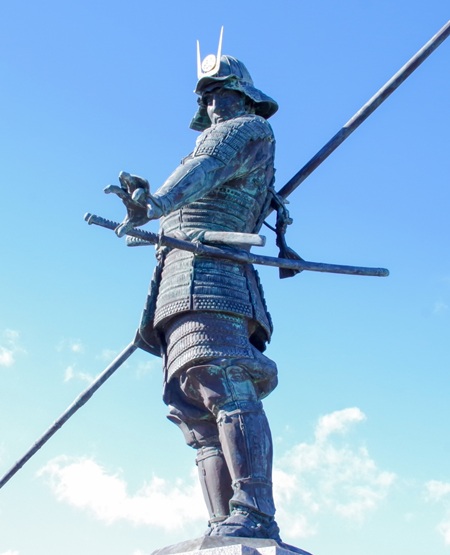 長宗我部元親の銅像